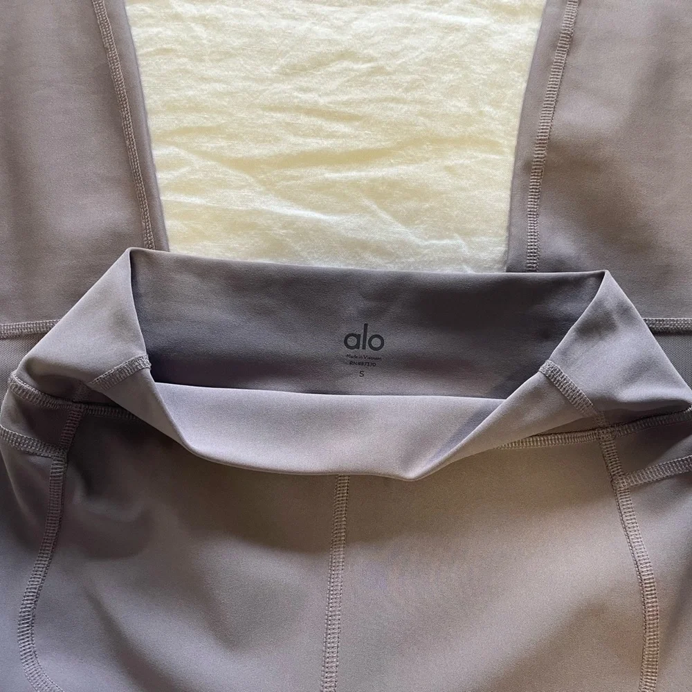 ALO Yoga, grayish purple color leggings. Size Small.